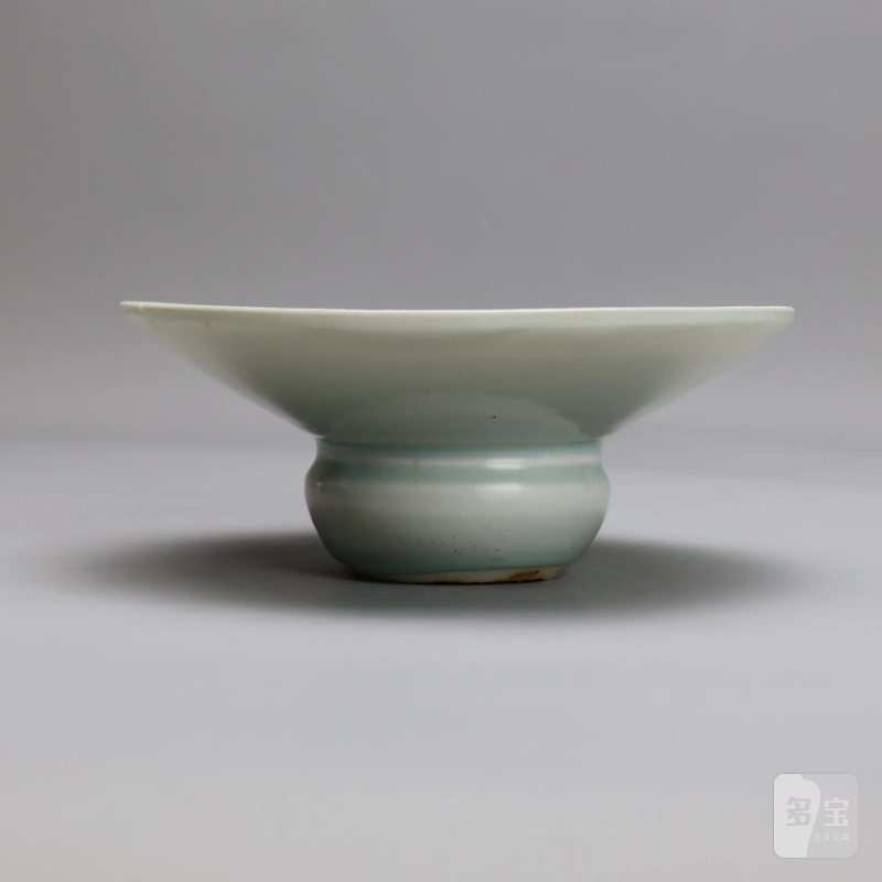 明 青白釉渣斗